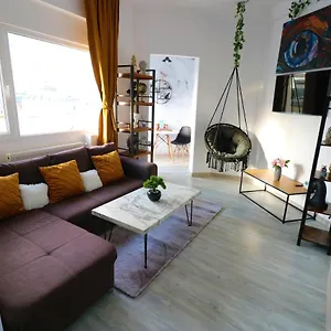 https://deluxe-athenee-palace-apartment-panoramic-view-terrace.bucharesthotelsnow.com